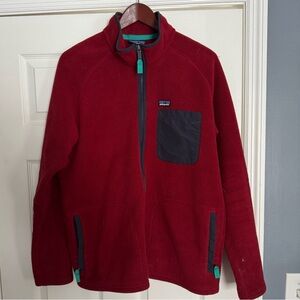 Men’s large Patagonia fleece.